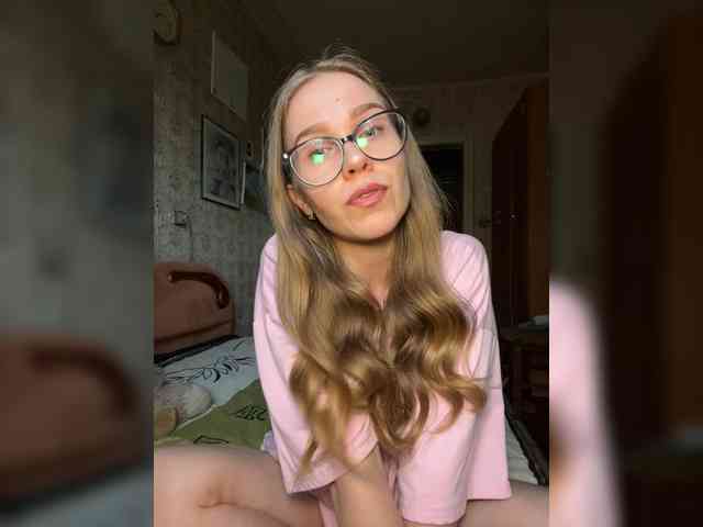 Milana22a webcam