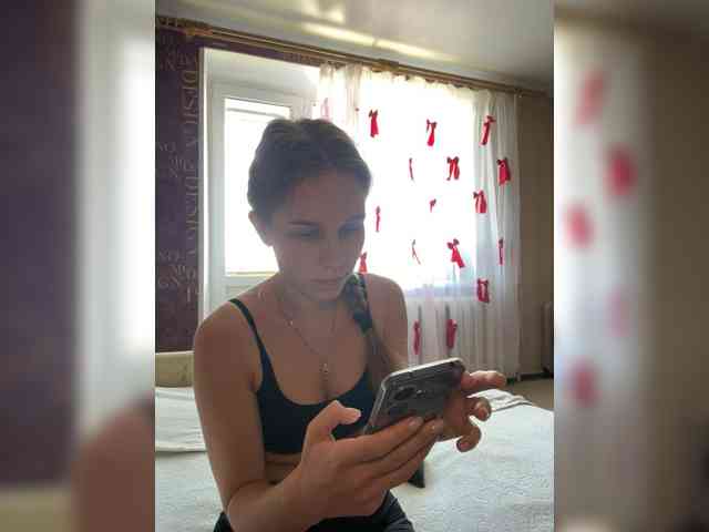 Milana22a webcam