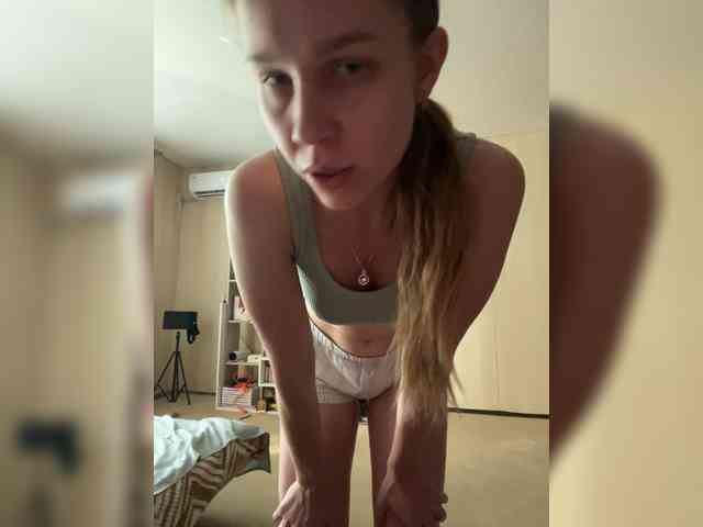 Milana22a webcam