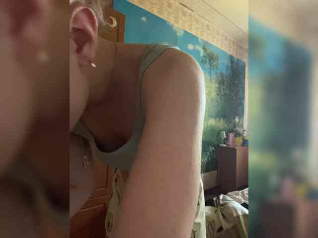 Milana22a webcam