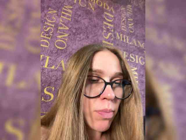 Milana22a webcam
