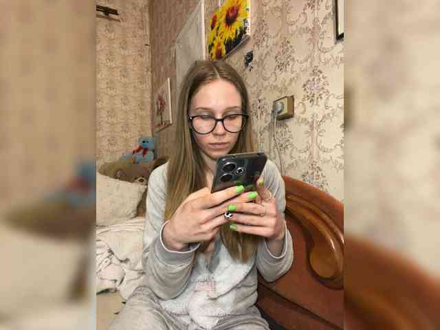 Milana22a webcam