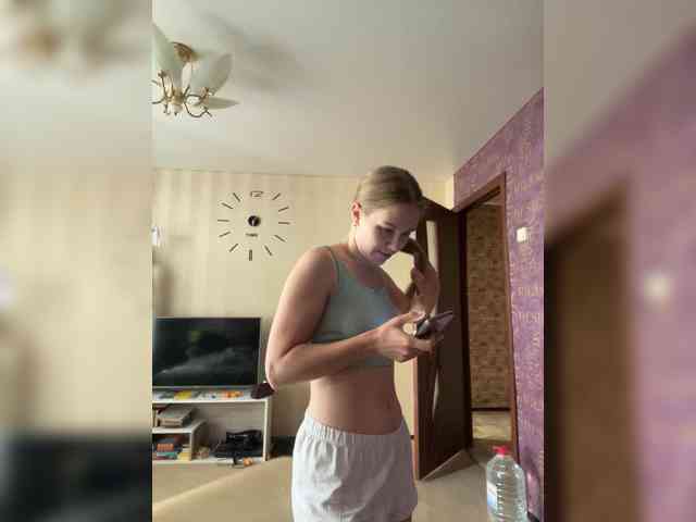 Milana22a webcam