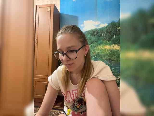 Milana22a webcam