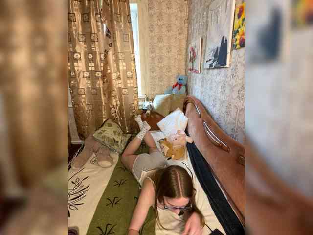 Milana22a webcam