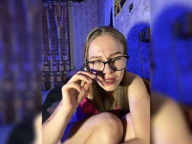 Milana22a webcam