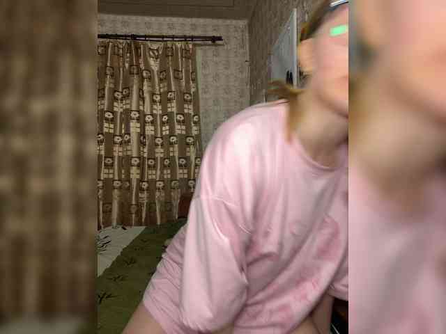 Milana22a webcam