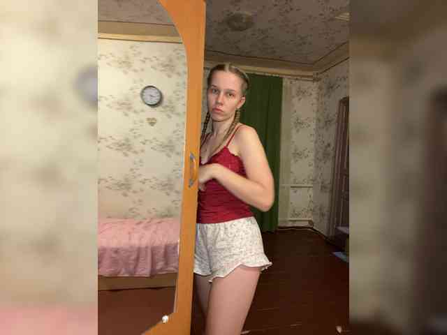 Milana22a webcam