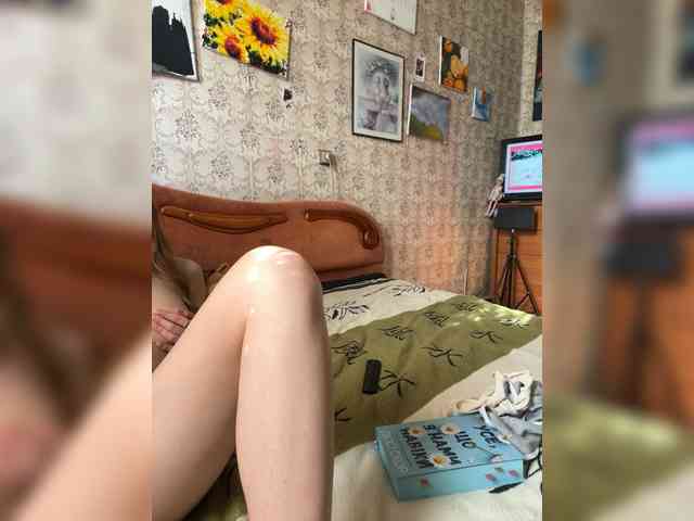 Milana22a webcam