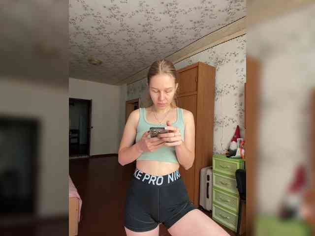 Milana22a webcam