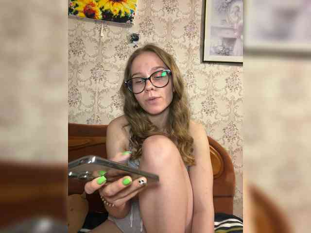 Milana22a webcam