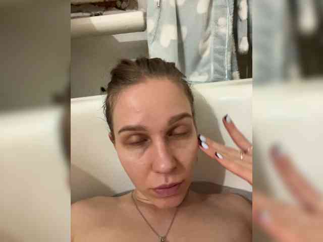 Milana22a webcam