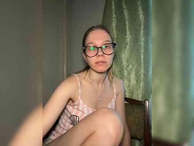 Milana22a webcam