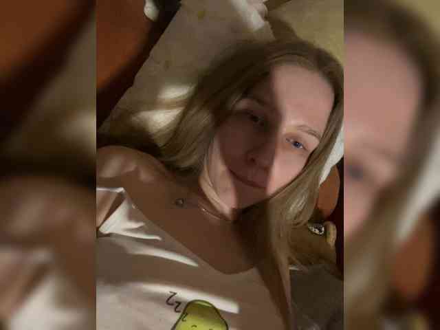 Milana22a webcam