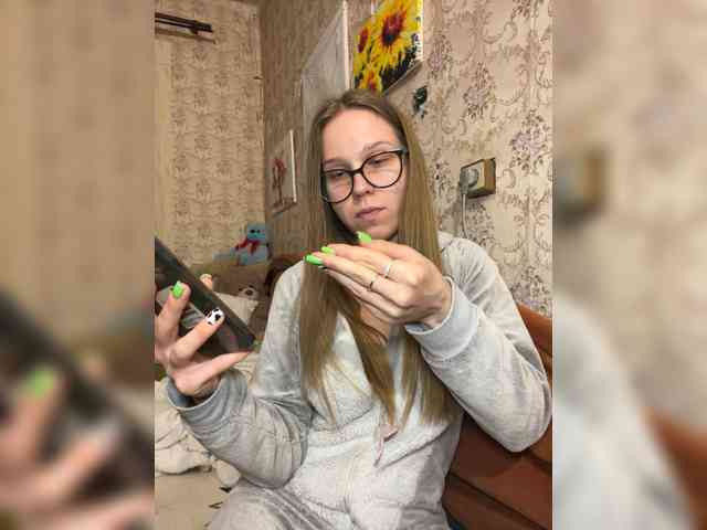 Milana22a webcam
