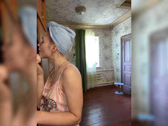 Milana22a webcam