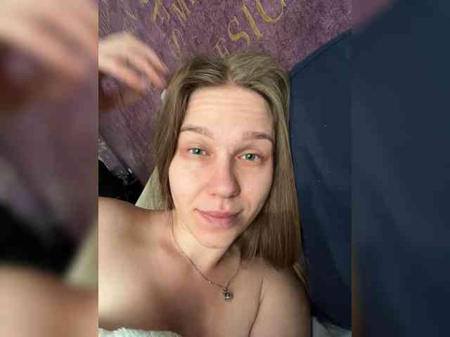 Milana22a webcam