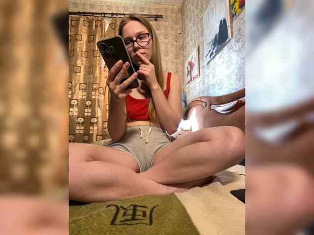 Milana22a webcam