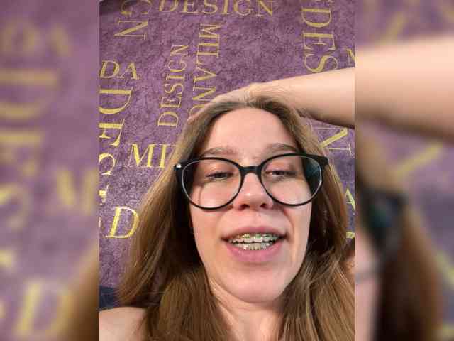 Milana22a webcam