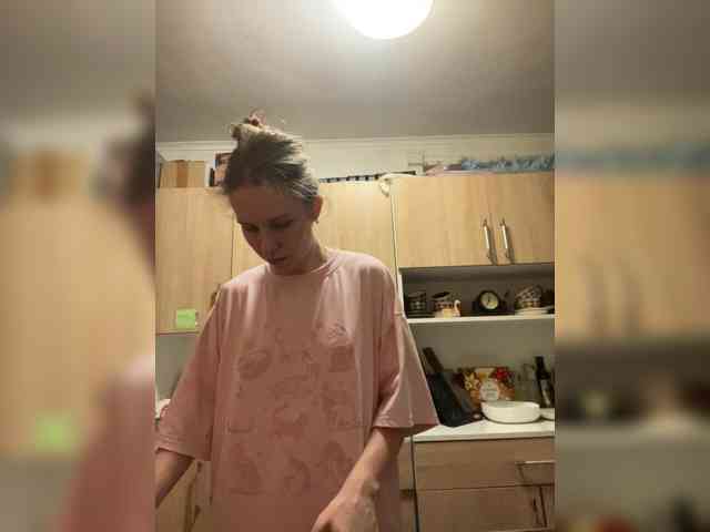 Milana22a webcam