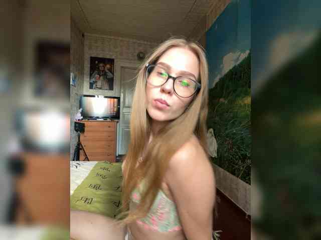 Milana22a webcam