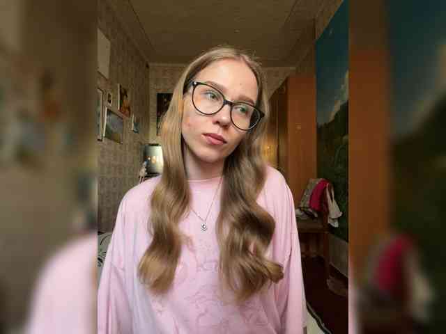 Milana22a webcam