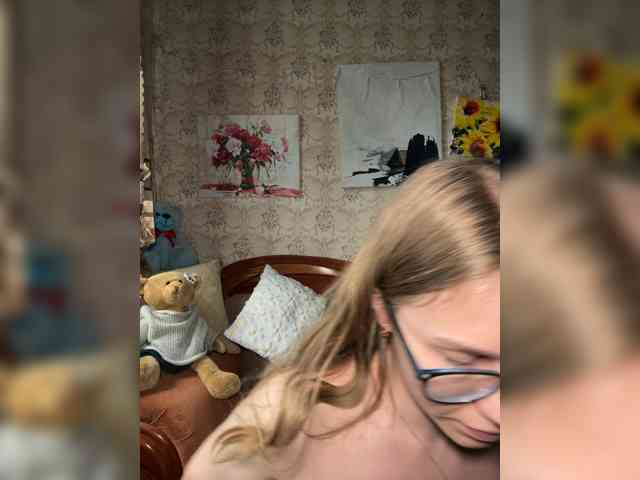 Milana22a webcam