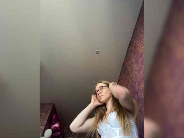 Milana22a webcam