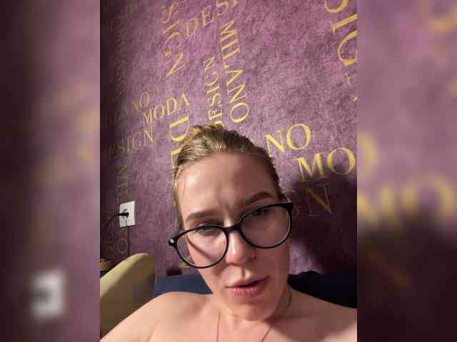 Milana22a webcam