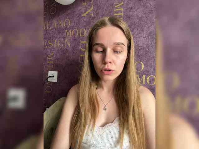 Milana22a webcam