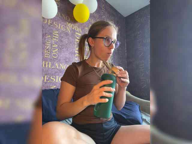 Milana22a webcam