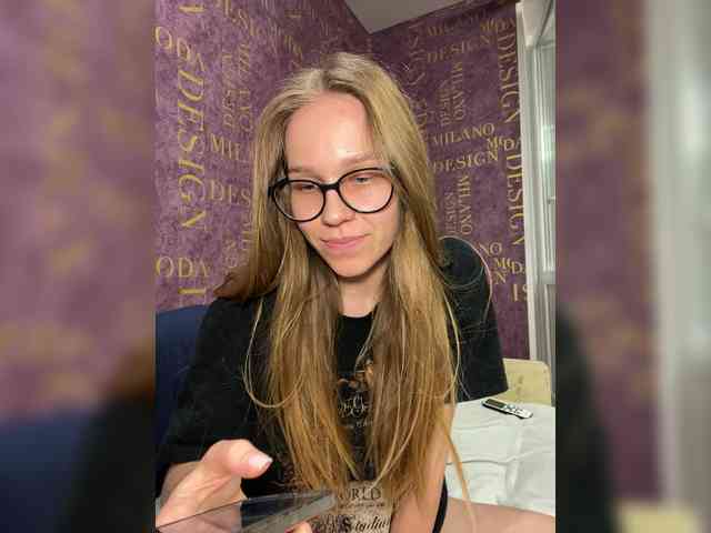 Milana22a webcam