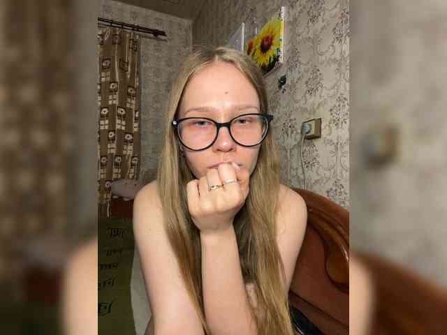 Milana22a webcam