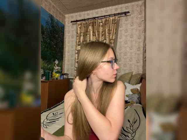 Milana22a webcam