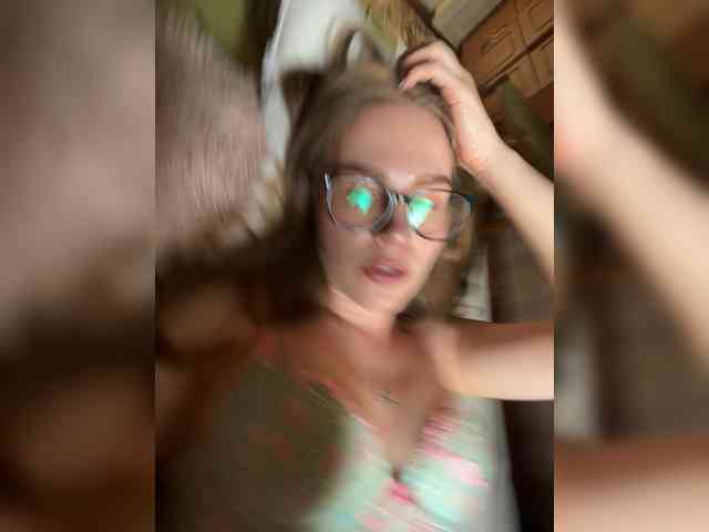Milana22a webcam