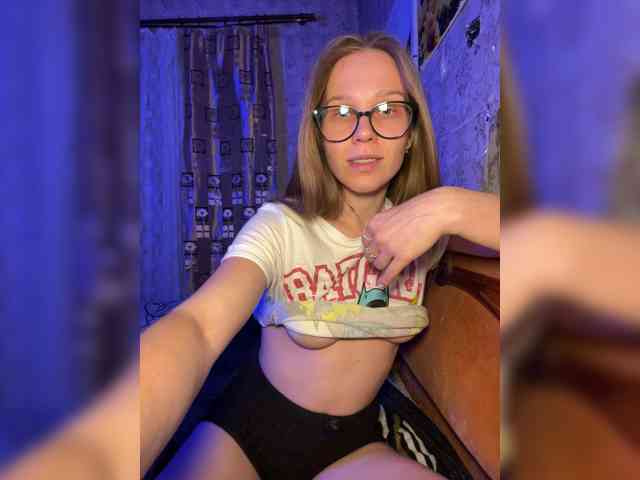 Milana22a webcam