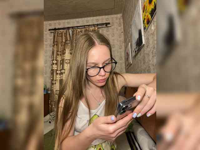 Milana22a webcam