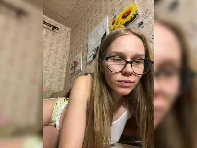 Milana22a webcam