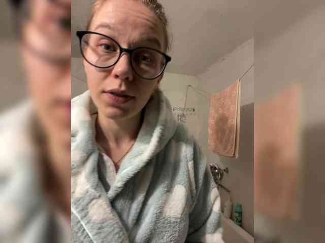 Milana22a webcam