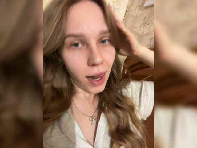 Milana22a webcam