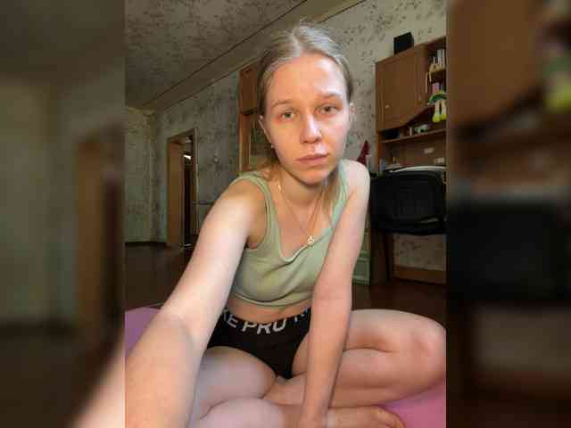 Milana22a webcam