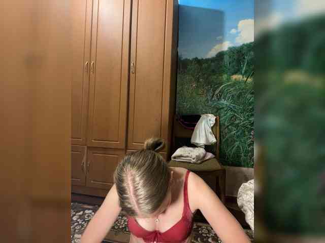 Milana22a webcam