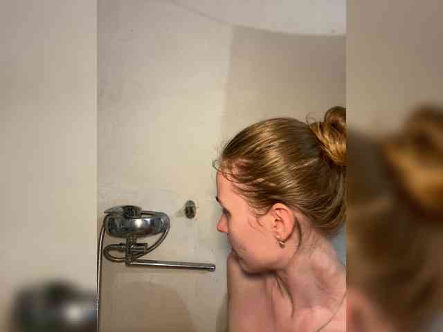 Milana22a webcam