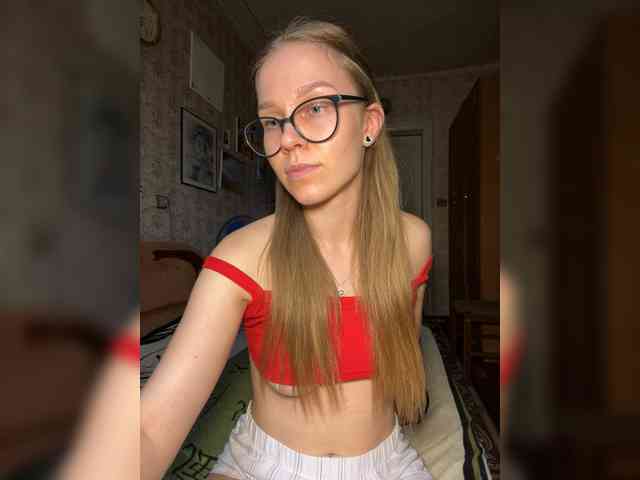 Milana22a webcam