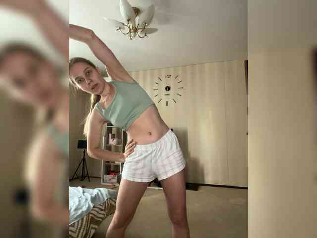 Milana22a webcam