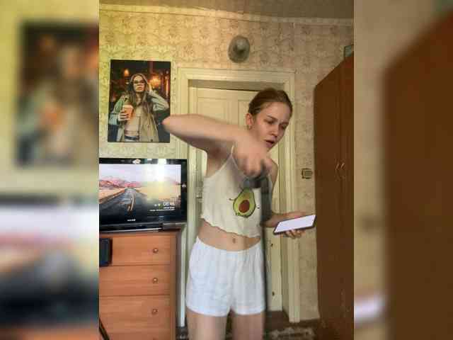 Milana22a webcam