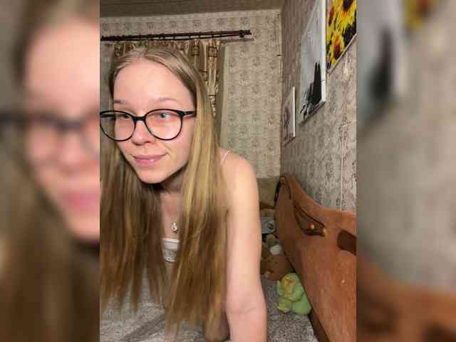 Milana22a webcam