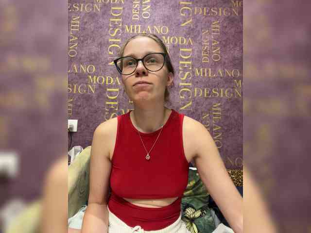 Milana22a webcam
