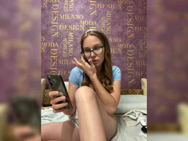 Milana22a webcam