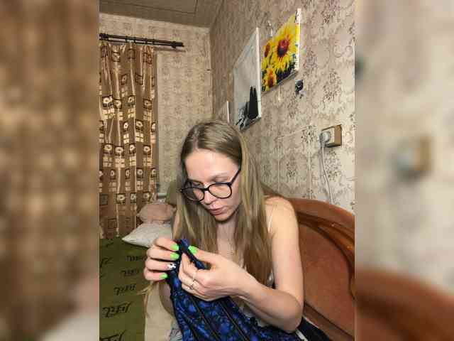 Milana22a webcam